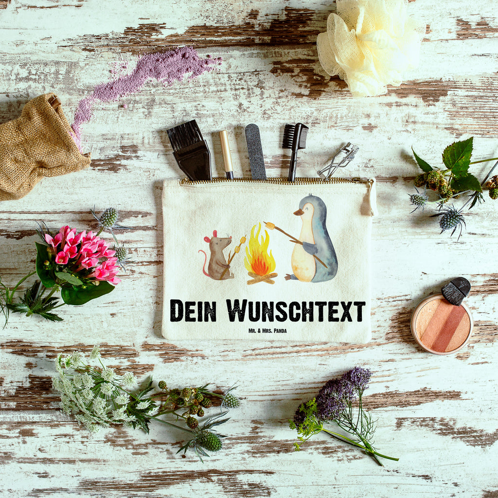 Personalisierte Schminktasche Pinguin Lagerfeuer Personalisierte Schminktasche, Personalisierte Kosmetiktasche, Personalisierter Kosmetikbeutel, Personalisiertes Stiftemäppchen, Personalisiertes Etui, Personalisierte Federmappe, Personalisierte Makeup Bag, Personalisiertes Schminketui, Personalisiertes Kosmetiketui, Personalisiertes Schlamperetui, Schminktasche mit Namen, Kosmetiktasche mit Namen, Kosmetikbeutel mit Namen, Stiftemäppchen mit Namen, Etui mit Namen, Federmappe mit Namen, Makeup Bg mit Namen, Schminketui mit Namen, Kosmetiketui mit Namen, Schlamperetui mit Namen, Schminktasche personalisieren, Schminktasche bedrucken, Schminktasche selbst gestalten, Pinguin, Maus, Pinguine, Lagerfeuer, Leben, Arbeit, Job, Motivation, Büro, Büroalltag, Lebensspruch, Lebensmotivation, Neustart, Liebe, grillen, Feuer, Marshmallows