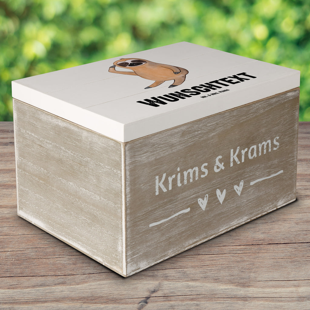 Personalisierte Holzkiste Faultier Vogel Holzkiste mit Namen, Kiste mit Namen, Schatzkiste mit Namen, Truhe mit Namen, Schatulle mit Namen, Erinnerungsbox mit Namen, Erinnerungskiste, mit Namen, Dekokiste mit Namen, Aufbewahrungsbox mit Namen, Holzkiste Personalisiert, Kiste Personalisiert, Schatzkiste Personalisiert, Truhe Personalisiert, Schatulle Personalisiert, Erinnerungsbox Personalisiert, Erinnerungskiste Personalisiert, Dekokiste Personalisiert, Aufbewahrungsbox Personalisiert, Geschenkbox personalisiert, GEschenkdose personalisiert, Faultier, Faultier Geschenk, Faultier Deko, Faultiere, faul, Lieblingstier, Spinner, früher Vogel, der frühe Vogel, Frühaufsteher, Morgenmuffel, Vogel, Faultierwelt