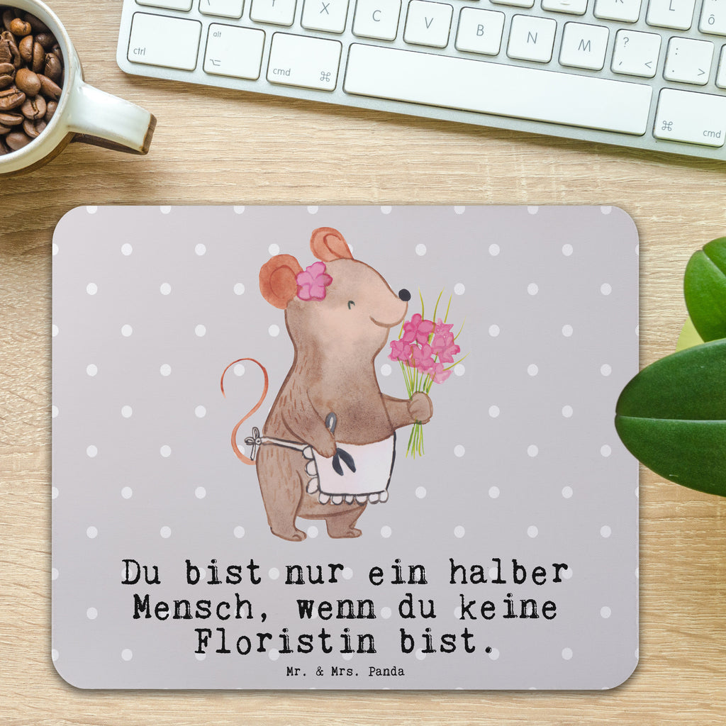 Mauspad Floristin mit Herz Mousepad, Computer zubehör, Büroausstattung, PC Zubehör, Arbeitszimmer, Mauspad, Einzigartiges Mauspad, Designer Mauspad, Mausunterlage, Mauspad Büro, Beruf, Ausbildung, Jubiläum, Abschied, Rente, Kollege, Kollegin, Geschenk, Schenken, Arbeitskollege, Mitarbeiter, Firma, Danke, Dankeschön, Blumenhändlerin, Floristin, Blumenlanden, Blumenprofi