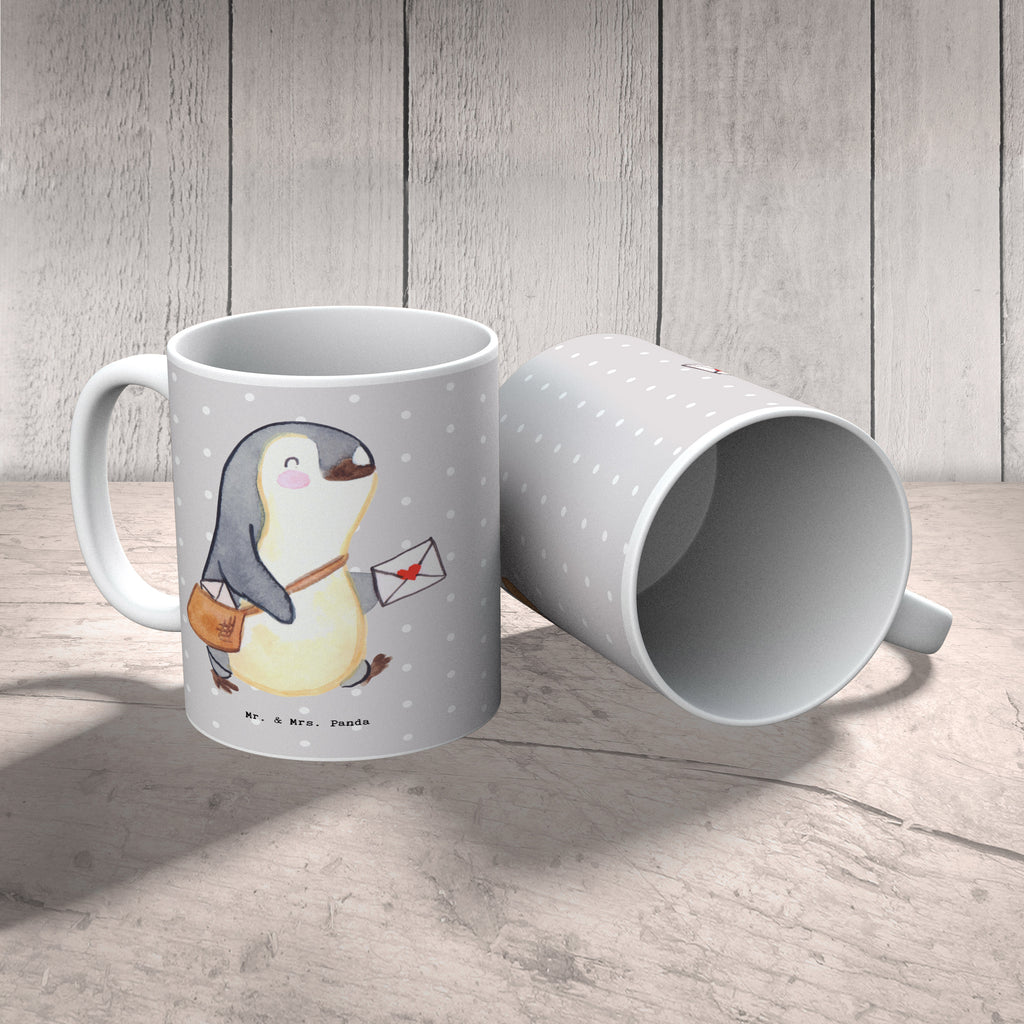 Tasse Postbote mit Herz Tasse, Kaffeetasse, Teetasse, Becher, Kaffeebecher, Teebecher, Keramiktasse, Porzellantasse, Büro Tasse, Geschenk Tasse, Tasse Sprüche, Tasse Motive, Kaffeetassen, Tasse bedrucken, Designer Tasse, Cappuccino Tassen, Schöne Teetassen, Beruf, Ausbildung, Jubiläum, Abschied, Rente, Kollege, Kollegin, Geschenk, Schenken, Arbeitskollege, Mitarbeiter, Firma, Danke, Dankeschön, Postbote, Briefzusteller, Briefträger, Postler