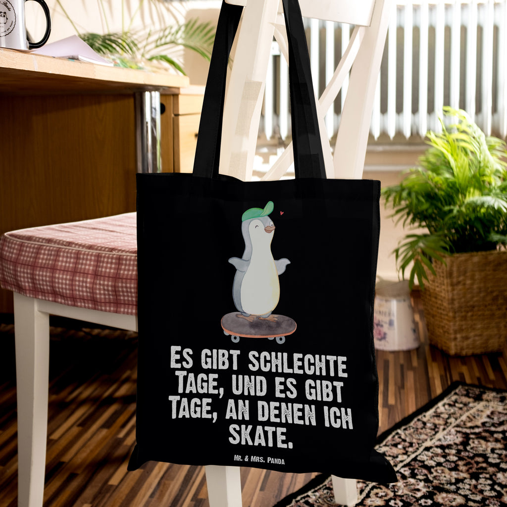 Tragetasche Pinguin Skateboarden Tage Beuteltasche, Beutel, Einkaufstasche, Jutebeutel, Stoffbeutel, Tasche, Shopper, Umhängetasche, Strandtasche, Schultertasche, Stofftasche, Tragetasche, Badetasche, Jutetasche, Einkaufstüte, Laptoptasche, Geschenk, Sport, Sportart, Hobby, Schenken, Danke, Dankeschön, Auszeichnung, Gewinn, Sportler, Skateboarden, Skateboard fahren, Skaten, Skateboard, Skateplatz