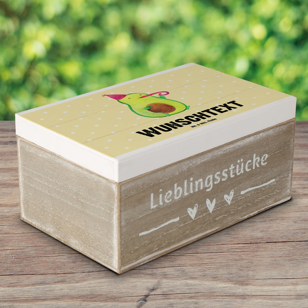 Personalisierte Holzkiste Avocado Geburtstag Holzkiste mit Namen, Kiste mit Namen, Schatzkiste mit Namen, Truhe mit Namen, Schatulle mit Namen, Erinnerungsbox mit Namen, Erinnerungskiste, mit Namen, Dekokiste mit Namen, Aufbewahrungsbox mit Namen, Holzkiste Personalisiert, Kiste Personalisiert, Schatzkiste Personalisiert, Truhe Personalisiert, Schatulle Personalisiert, Erinnerungsbox Personalisiert, Erinnerungskiste Personalisiert, Dekokiste Personalisiert, Aufbewahrungsbox Personalisiert, Geschenkbox personalisiert, GEschenkdose personalisiert, Avocado, Veggie, Vegan, Gesund