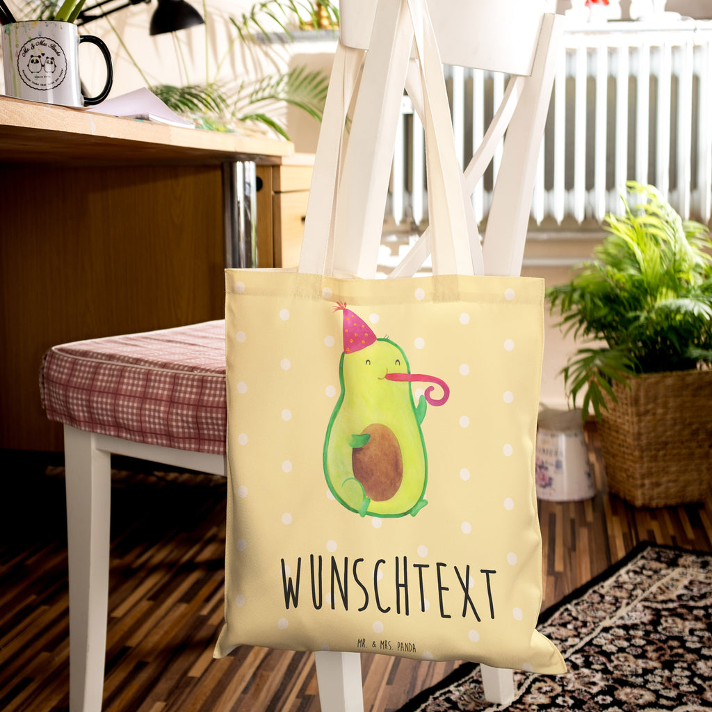 Personalisierte Einkaufstasche Avocado Partyhupe Personalisierte Tragetasche, Personalisierte Tasche, Personalisierter Beutel, Personalisierte Stofftasche, Personalisierte Baumwolltasche, Personalisierte Umhängetasche, Personalisierter Shopper, Personalisierte Einkaufstasche, Personalisierte Beuteltasche, Tragetasche mit Namen, Tasche mit Namen, Beutel mit Namen, Stofftasche mit Namen, Baumwolltasche mit Namen, Umhängetasche mit Namen, Shopper mit Namen, Einkaufstasche mit Namen, Beuteltasche, Wunschtext, Wunschnamen, Personalisierbar, Personalisierung, Avocado, Veggie, Vegan, Gesund, Party, Feierlichkeit, Feier, Fete, Geburtstag, Gute Laune, Tröte