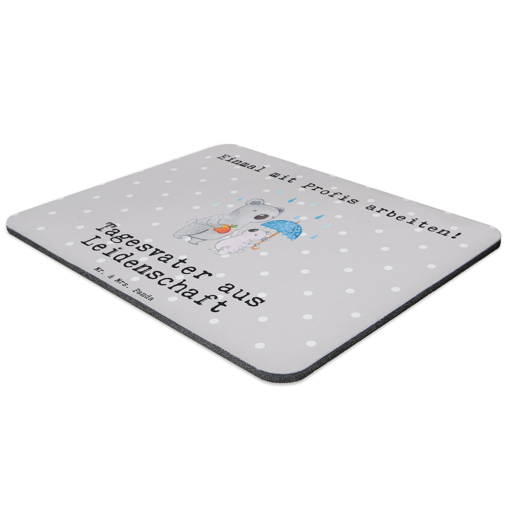 Mauspad Tagesvater aus Leidenschaft Mousepad, Computer zubehör, Büroausstattung, PC Zubehör, Arbeitszimmer, Mauspad, Einzigartiges Mauspad, Designer Mauspad, Mausunterlage, Mauspad Büro, Beruf, Ausbildung, Jubiläum, Abschied, Rente, Kollege, Kollegin, Geschenk, Schenken, Arbeitskollege, Mitarbeiter, Firma, Danke, Dankeschön