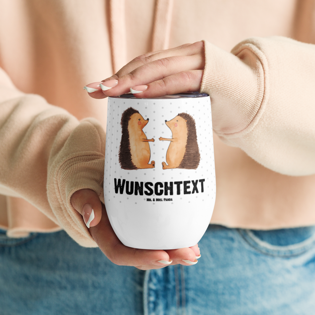 Personalisierter Weinbecher Igel Liebe Personalisierter Weinbecher, Personalisierter Glühwein Becher, Heißgetränke, Personalisierter Trinkbecher, Personalisierter Weinkelch, Personalisiertes Weingläser, hochwertiger Weinbecher, Weinbecher Reisen, Weinbecher unterwegs, Personalisertes Sommerglas, mit Namen, Wunschtext, Personalisierung, selbst bedrucken, Personalisiertes Weinglas, Liebe, Partner, Freund, Freundin, Ehemann, Ehefrau, Heiraten, Verlobung, Heiratsantrag, Liebesgeschenk, Jahrestag, Hocheitstag, Verliebt, Verlobt, Verheiratet, Geschenk, Liebesbeweis, Hochzeitstag, Hochzeit, Igel