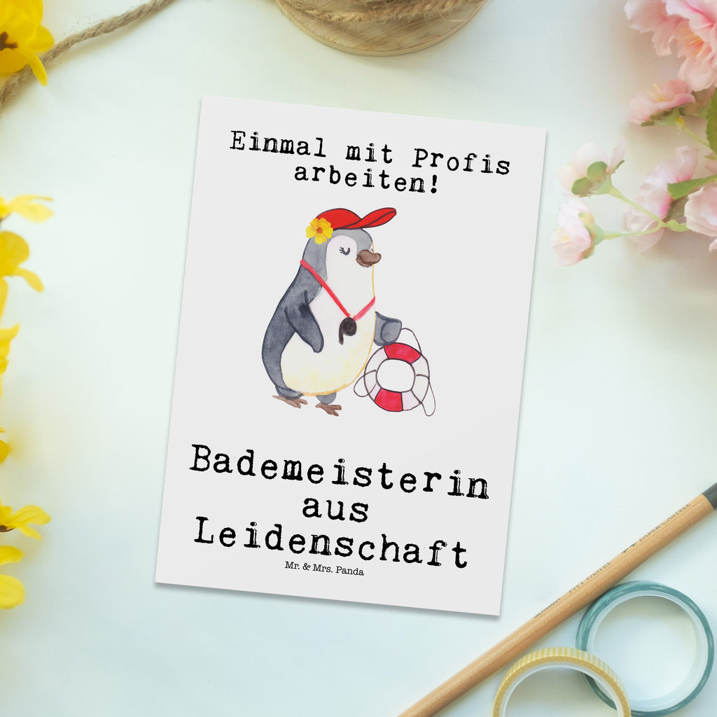 Postkarte Bademeisterin aus Leidenschaft Postkarte, Karte, Geschenkkarte, Grußkarte, Einladung, Ansichtskarte, Geburtstagskarte, Einladungskarte, Dankeskarte, Ansichtskarten, Einladung Geburtstag, Einladungskarten Geburtstag, Beruf, Ausbildung, Jubiläum, Abschied, Rente, Kollege, Kollegin, Geschenk, Schenken, Arbeitskollege, Mitarbeiter, Firma, Danke, Dankeschön, Bademeisterin, Rettungsschwimmerin, Schwimmmeisterin, Schwimmbad, Freibad, Badeanstalt, Schwimmverein, Schwimmschule