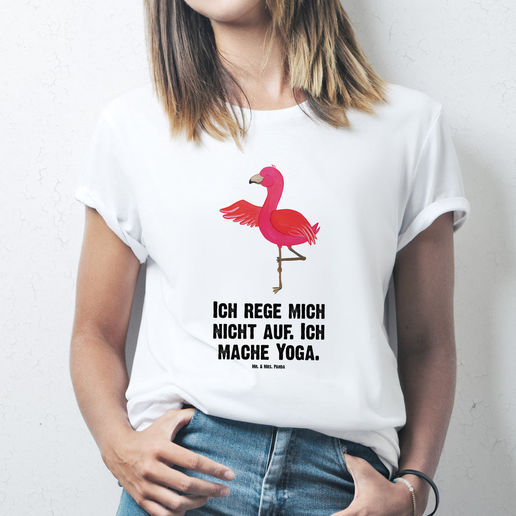 T-Shirt Standard Flamingo Yoga T-Shirt, Shirt, Tshirt, Lustiges T-Shirt, T-Shirt mit Spruch, Party, Junggesellenabschied, Jubiläum, Geburstag, Herrn, Damen, Männer, Frauen, Schlafshirt, Nachthemd, Sprüche, Flamingo, Vogel, Yoga, Namaste, Achtsamkeit, Yoga-Übung, Entspannung, Ärger, Aufregen, Tiefenentspannung