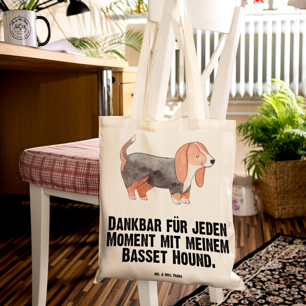 Tragetasche Basset Hound Moment Beuteltasche, Beutel, Einkaufstasche, Jutebeutel, Stoffbeutel, Tasche, Shopper, Umhängetasche, Strandtasche, Schultertasche, Stofftasche, Tragetasche, Badetasche, Jutetasche, Einkaufstüte, Laptoptasche, Hund, Hunderasse, Rassehund, Hundebesitzer, Geschenk, Tierfreund, Schenken, Welpe, Basset Hound, Basset