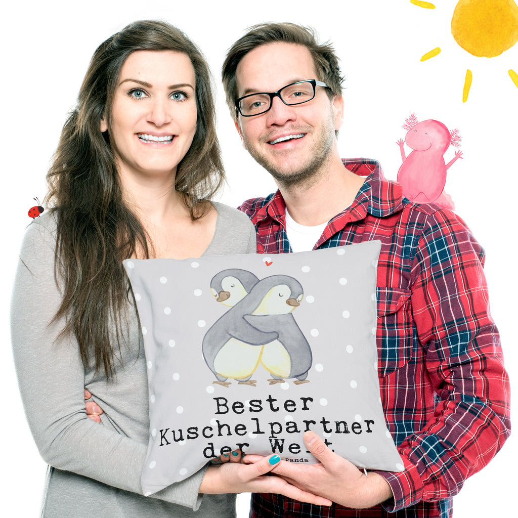 40x40 Kissen Pinguin Bester Kuschelpartner der Welt Kissenhülle, Kopfkissen, Sofakissen, Dekokissen, Motivkissen, für, Dankeschön, Geschenk, Schenken, Geburtstag, Geburtstagsgeschenk, Geschenkidee, Danke, Bedanken, Mitbringsel, Freude machen, Geschenktipp, Kuschelpartner, Lebenspartner, Ehepartner, Partner, Ehemann, Ehefrau, Kuscheln, Bett, Liebe, Freund, Freundin, Hochzeitstag, verliebt