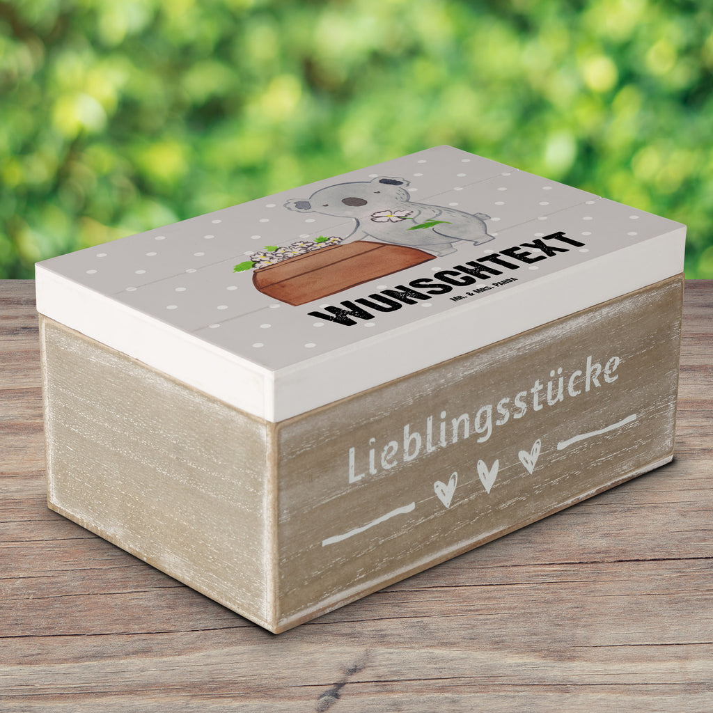 Holzkiste Bestatter mit Herz  Holzkiste mit Namen, Kiste mit Namen, Schatzkiste mit Namen, Truhe mit Namen, Schatulle mit Namen, Erinnerungsbox mit Namen, Erinnerungskiste, mit Namen, Dekokiste mit Namen, Aufbewahrungsbox mit Namen, Holzkiste Personalisiert, Kiste Personalisiert, Schatzkiste Personalisiert, Truhe Personalisiert, Schatulle Personalisiert, Erinnerungsbox Personalisiert, Erinnerungskiste Personalisiert, Dekokiste Personalisiert, Aufbewahrungsbox Personalisiert  Beruf, Ausbildung, Jubiläum, Abschied, Rente, Kollege, Kollegin, Geschenk, Schenken, Arbeitskollege, Mitarbeiter, Firma, Danke, Dankeschön